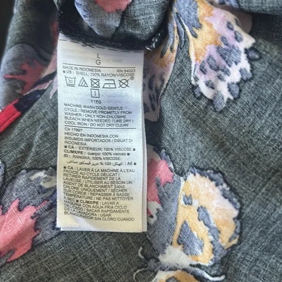 Old Navy Butterfly Romper/Jumpsuit/Pantsuit, Elastic Waistband & Pockets! Large - Picture 9 of 9